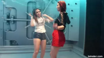 These gorgeous babes love to get wet Screencap 24 on sinx.preview.netperv.com