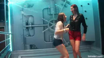 These gorgeous babes love to get wet Screencap 31 on sinx.preview.netperv.com