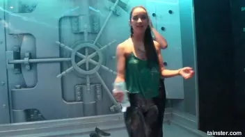 These gorgeous babes love to get wet Screencap 57 on sinx.preview.netperv.com