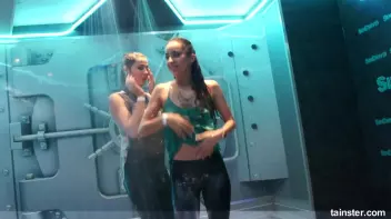 These gorgeous babes love to get wet Screencap 60 on sinx.preview.netperv.com