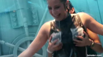 These gorgeous babes love to get wet Screencap 71 on sinx.preview.netperv.com