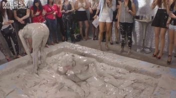 Muddy Wrestling: Fired Up Eurobabes Bring On The Mess - Audience Gets It! Screencap 48 on sinx.preview.netperv.com