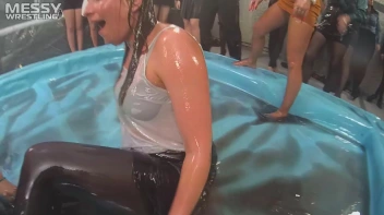 Messy Wrestling: Multi Battle Oil Freaks Slop It Up And Bring The Heat! Screencap 96 on sinx.preview.netperv.com