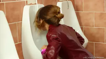 Enter The Men's Room At Your Own Risk Screencap 28 on sinx.preview.netperv.com