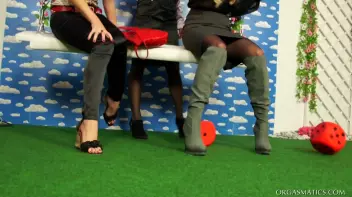 Lipstick Lesbos Tear Into Each Other Screencap 7 on sinx.preview.netperv.com