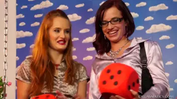 Lipstick Lesbos Tear Into Each Other Screencap 16 on sinx.preview.netperv.com