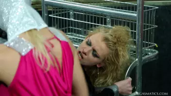 Fist That Orgasmatic Piece Of Meat! Screencap 15 on sinx.preview.netperv.com