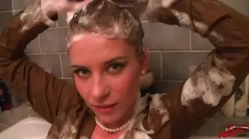 Rub-A-Dub Leony In The Tub Screencap 64 on sinx.preview.netperv.com