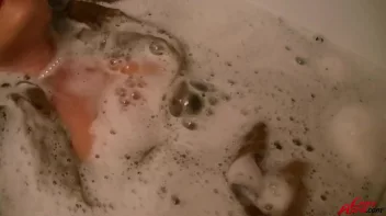 Rub-A-Dub Leony In The Tub Screencap 71 on sinx.preview.netperv.com