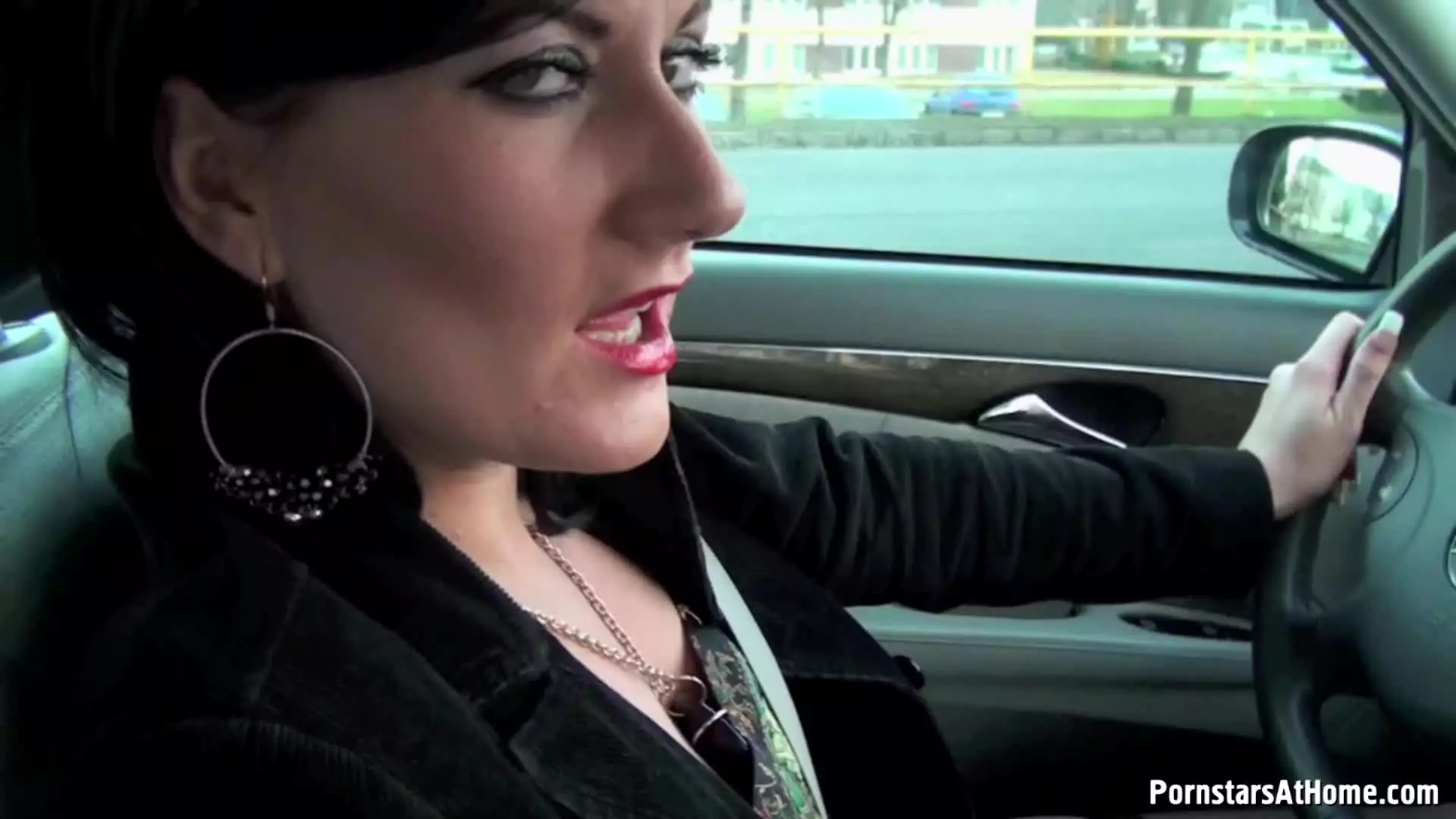 Handjob In Motion on sinx.preview.netperv.com