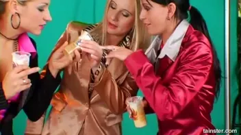 Epic Food Fight Screencap 11 on sinx.preview.netperv.com