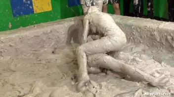 When Two Mud Battles Become One Screencap 49 on sinx.preview.netperv.com