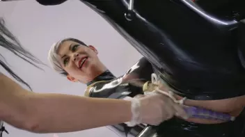 Gummiklinik 2 Screencap 57 on sinx.preview.netperv.com