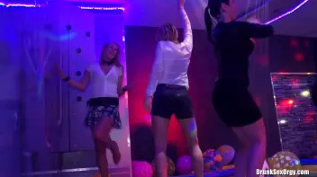 International Summer Lovin' Part 4 - Shower Cam Screencap 58 on sinx.preview.netperv.com