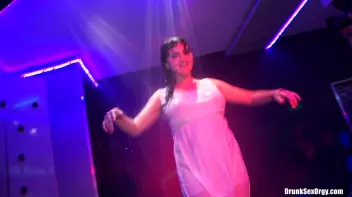 International Summer Lovin' Part 4 - Shower Cam Screencap 9 on sinx.preview.netperv.com