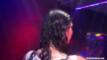 International Summer Lovin' Part 4 - Shower Cam Screencap 20 on sinx.preview.netperv.com