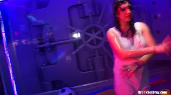 International Summer Lovin' Part 4 - Shower Cam Screencap 26 on sinx.preview.netperv.com