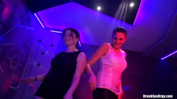 International Summer Lovin' Part 4 - Shower Cam Screencap 30 on sinx.preview.netperv.com