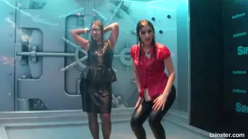 Sweet girls getting the wetlook Screencap 39 on sinx.preview.netperv.com