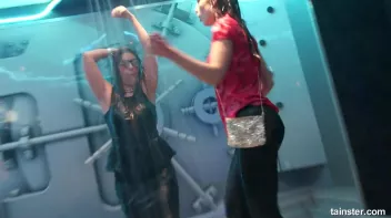 Sweet girls getting the wetlook Screencap 42 on sinx.preview.netperv.com