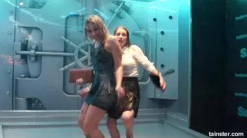 Sweet girls getting the wetlook Screencap 75 on sinx.preview.netperv.com