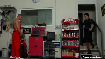 Bitch Boss' Porn Past Exposed! Screencap 12 on sinx.preview.netperv.com