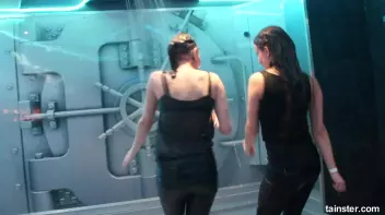 Sexy amateur chicks own the wet dancefloor Screencap 17 on sinx.preview.netperv.com