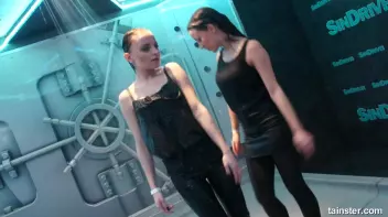 Sexy amateur chicks own the wet dancefloor Screencap 22 on sinx.preview.netperv.com