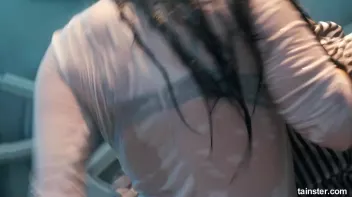 Sexy amateur chicks own the wet dancefloor Screencap 49 on sinx.preview.netperv.com