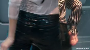 Sexy amateur chicks own the wet dancefloor Screencap 51 on sinx.preview.netperv.com