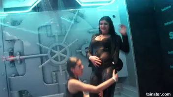 Sexy amateur chicks own the wet dancefloor Screencap 64 on sinx.preview.netperv.com