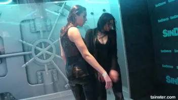 Sexy amateur chicks own the wet dancefloor Screencap 69 on sinx.preview.netperv.com