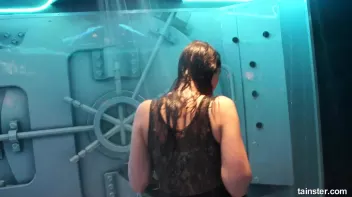 Sexy amateur chicks own the wet dancefloor Screencap 70 on sinx.preview.netperv.com