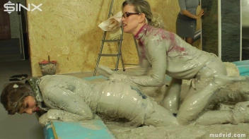 Sexy Professionals Mud Wrestling Mania Screencap 40 on sinx.preview.netperv.com