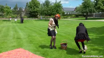 The Craziest Tourist Attraction In Town! Screencap 3 on sinx.preview.netperv.com