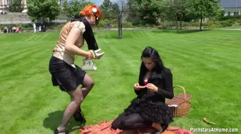 The Craziest Tourist Attraction In Town! Screencap 34 on sinx.preview.netperv.com