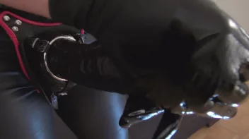 SOLO STRAPON Screencap 30 on sinx.preview.netperv.com