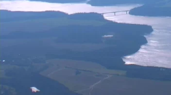 Male Pilots Pull a Sandwich On Sexy Stewardess Screencap 4 on sinx.preview.netperv.com