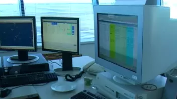 Male Pilots Pull a Sandwich On Sexy Stewardess Screencap 8 on sinx.preview.netperv.com