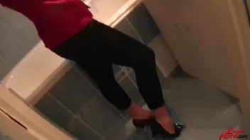 Go Ahead And Use Leony As Your Toilet! Screencap 2 on sinx.preview.netperv.com