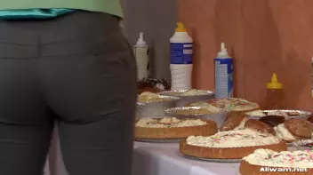 When Birthdays Turn Messy Screencap 2 on sinx.preview.netperv.com