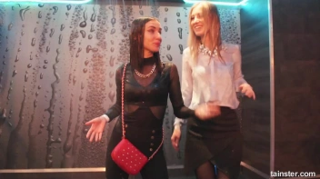 They Love It Wet and Frisky! Screencap 1 on sinx.preview.netperv.com