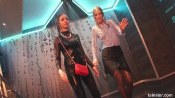 They Love It Wet and Frisky! Screencap 13 on sinx.preview.netperv.com