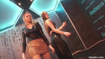 They Love It Wet and Frisky! Screencap 31 on sinx.preview.netperv.com