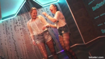 They Love It Wet and Frisky! Screencap 64 on sinx.preview.netperv.com