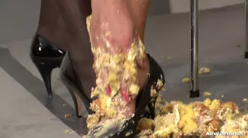 Dedicated To The Sale Screencap 44 on sinx.preview.netperv.com