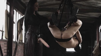 Hängend  der Herrin ausgeliefert Screencap 11 on sinx.preview.netperv.com