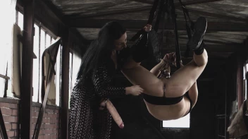 Hängend  der Herrin ausgeliefert Screencap 12 on sinx.preview.netperv.com