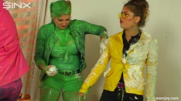 Cream Covered Cuties Look Good Enough To Eat! Screencap 16 on sinx.preview.netperv.com