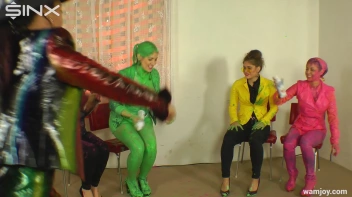 Cream Covered Cuties Look Good Enough To Eat! Screencap 3 on sinx.preview.netperv.com